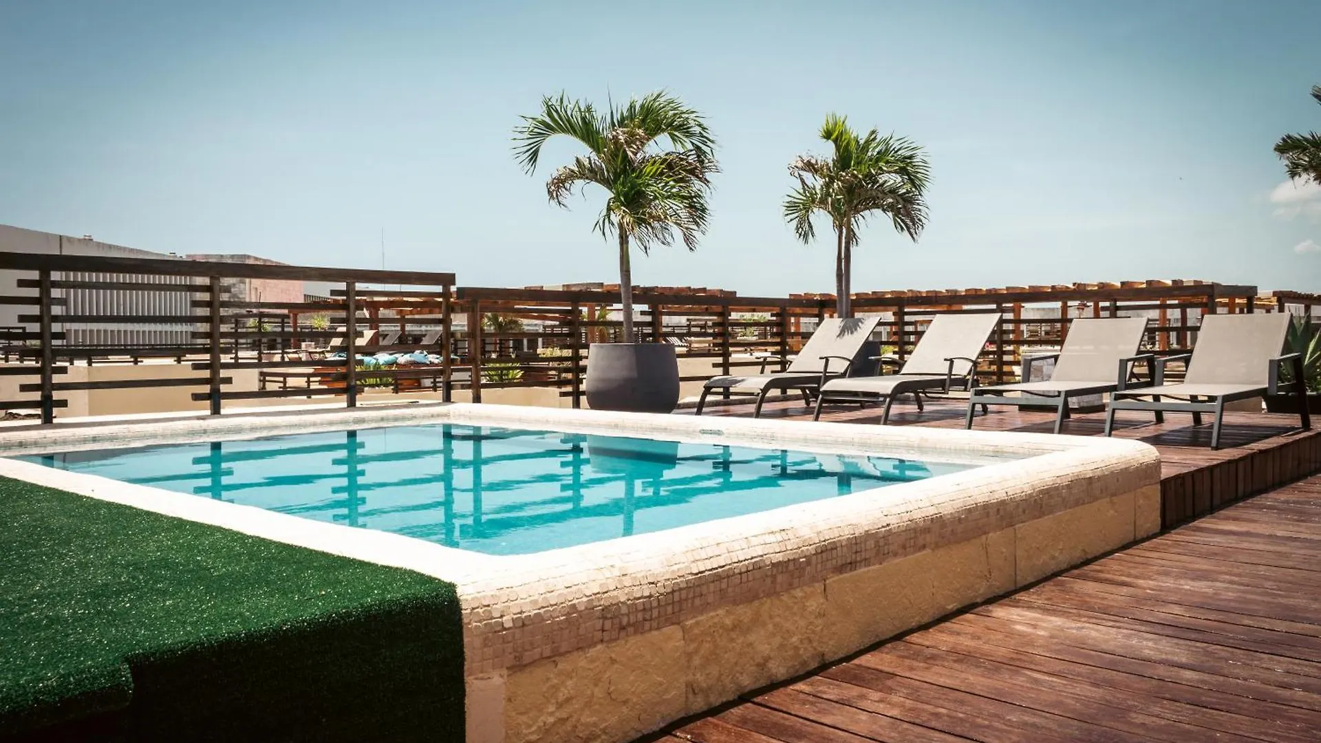 Aparthotel Aldea Thai Downtown Oceanview Residences Playa del Carmen Mexico
