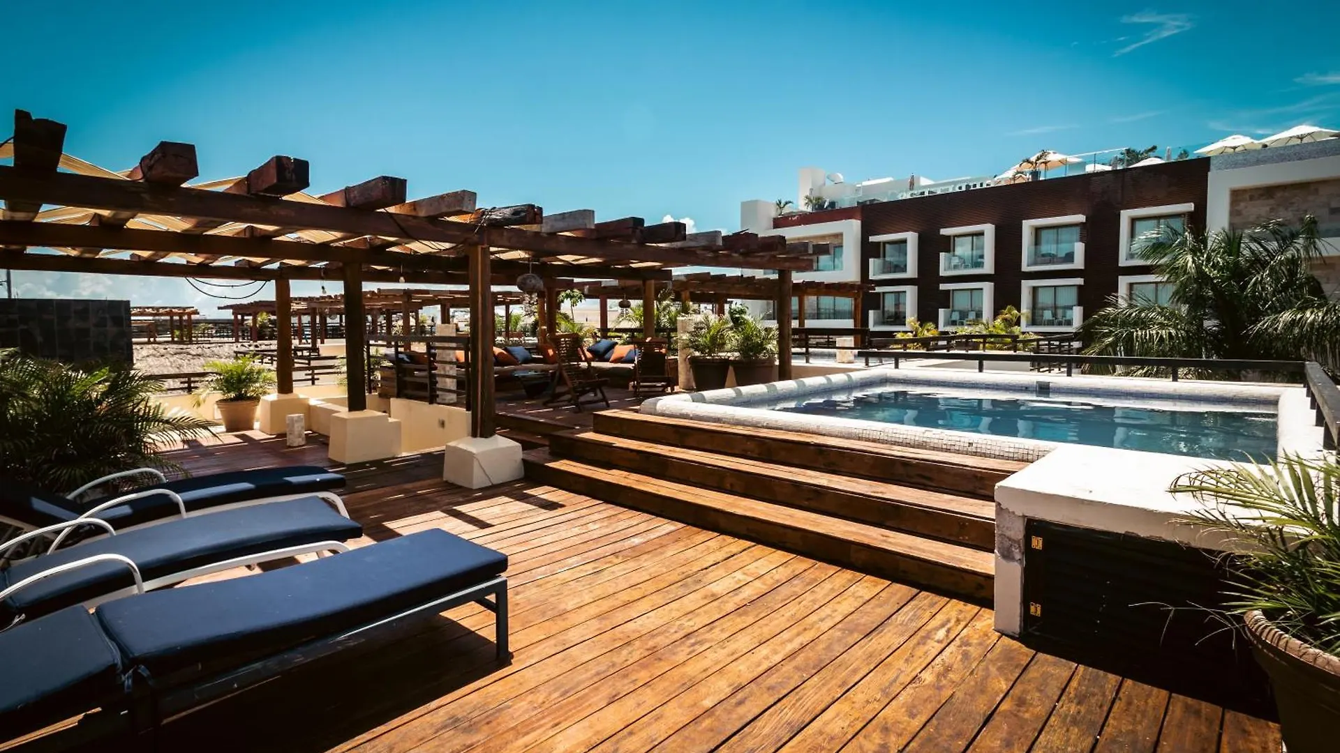 Aparthotel Aldea Thai Downtown Oceanview Residences Playa del Carmen Mexico